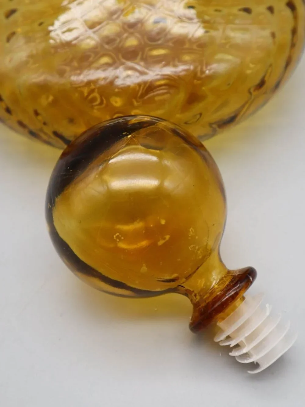 Vtg '60s Italian Empoli Amber Glass Genie Bottle Decanter Optic w/ Globe Stopper